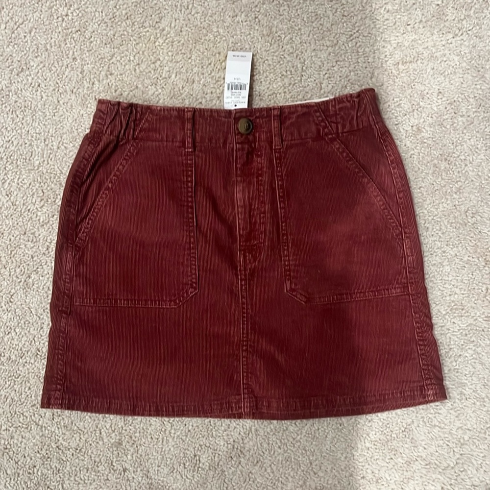 Don’t need. Never worn. Adorable.